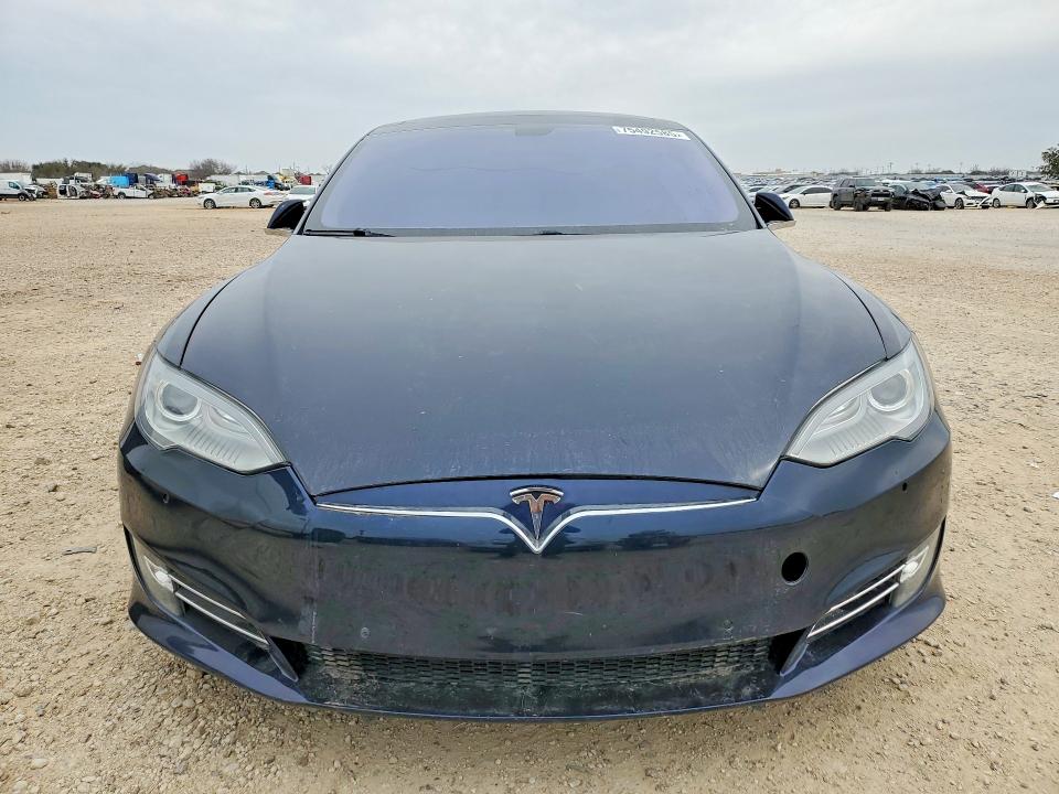 Photo 5 from auction – 2014 TESLA MODEL S with VIN 5YJSA1S11EFP45267