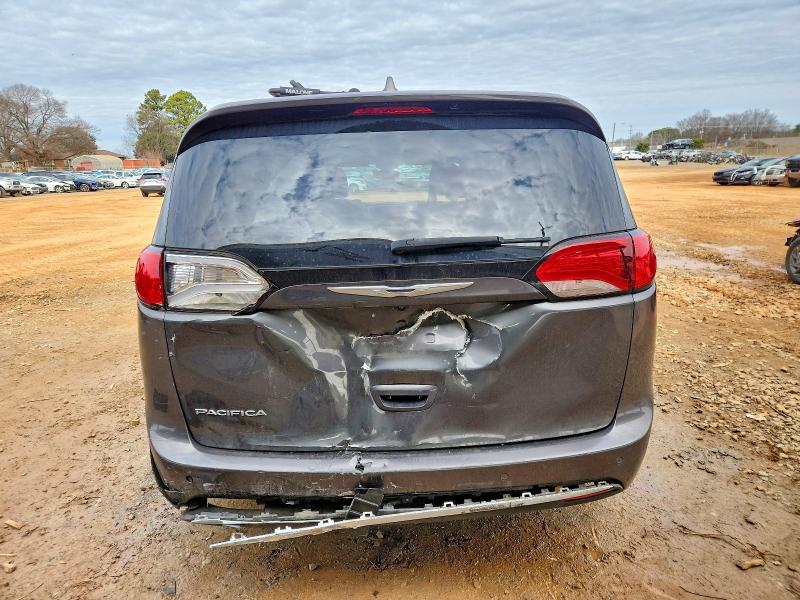 Photo 6 from auction – 2017 CHRYSLER PACIFICA T with VIN 2C4RC1EG0HR519268