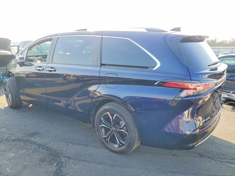 Photo 2 from auction – 2025 TOYOTA SIENNA LIM with VIN 5TDESKFC6SS190903