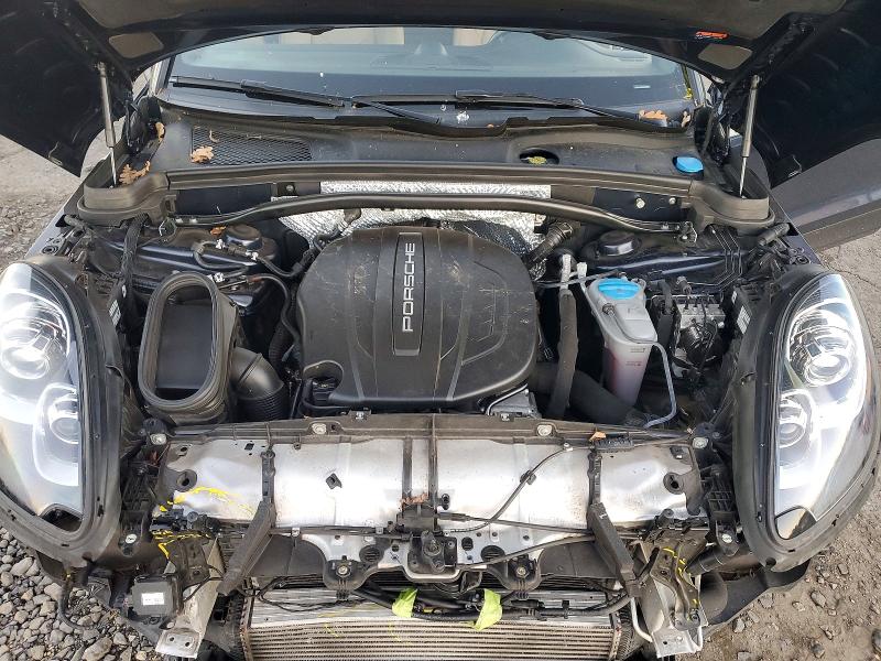 Photo 11 from auction – 2018 PORSCHE MACAN with VIN WP1AA2A52JLB13793