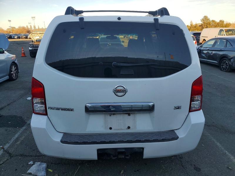 Photo 6 from auction – 2005 NISSAN PATHFINDER with VIN 5N1AR18W05C735569
