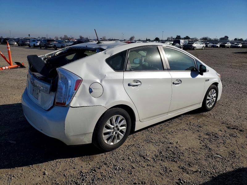 Photo 3 from auction – 2014 TOYOTA PRIUS PLUG with VIN JTDKN3DP6E3052807