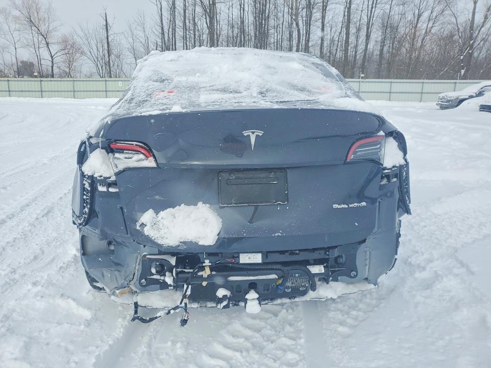 Foto 6 de la subasta – 2025 TESLA MODEL Y con VIN 7SAYGAEE9SF264253
