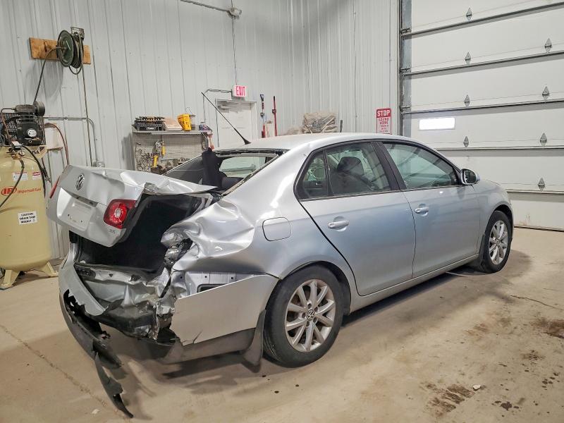 Photo 3 from auction – 2010 VOLKSWAGEN JETTA SE with VIN 3VWRX7AJ1AM139830