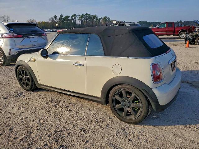 Photo 2 from auction – 2010 MINI COOPER with VIN WMWMR3C50ATU97077