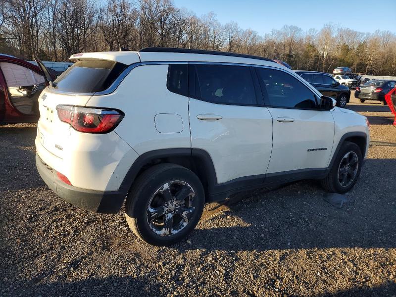 Photo 3 from auction – 2018 JEEP COMPASS with VIN 3C4NJDBB0JT403019