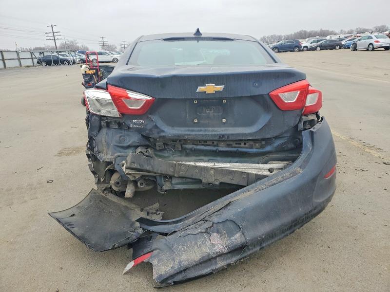 Photo 6 from auction – 2016 CHEVROLET CRUZE with VIN 1G1BE5SM7G7304895