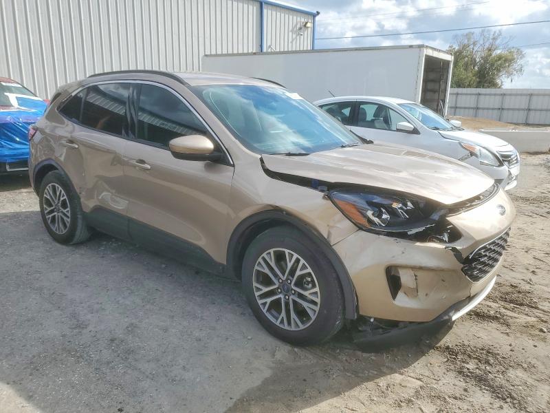 Photo 4 from auction – 2020 FORD ESCAPE SEL with VIN 1FMCU0H61LUA94070