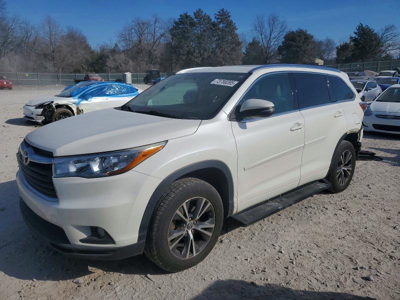 TOYOTA HIGHLANDER 2016 with VIN 5TDKKRFH5GS504572 - Photo from auction