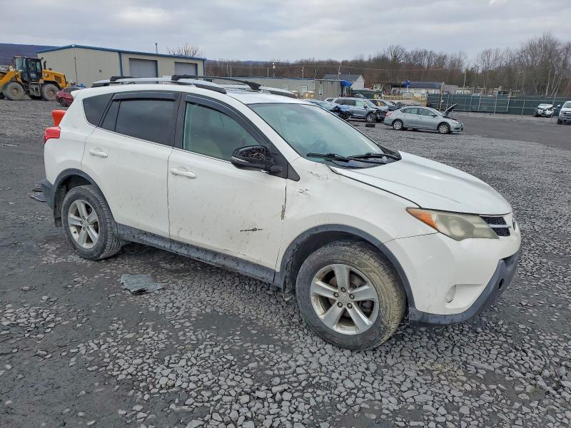 Photo 4 from auction – 2014 TOYOTA RAV4 XLE with VIN 2T3RFREV3EW192242