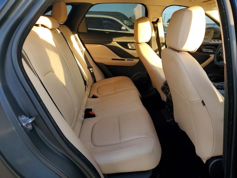 Photo 11 from auction – 2017 JAGUAR F-PACE PRE with VIN SADCJ2BV8HA883791