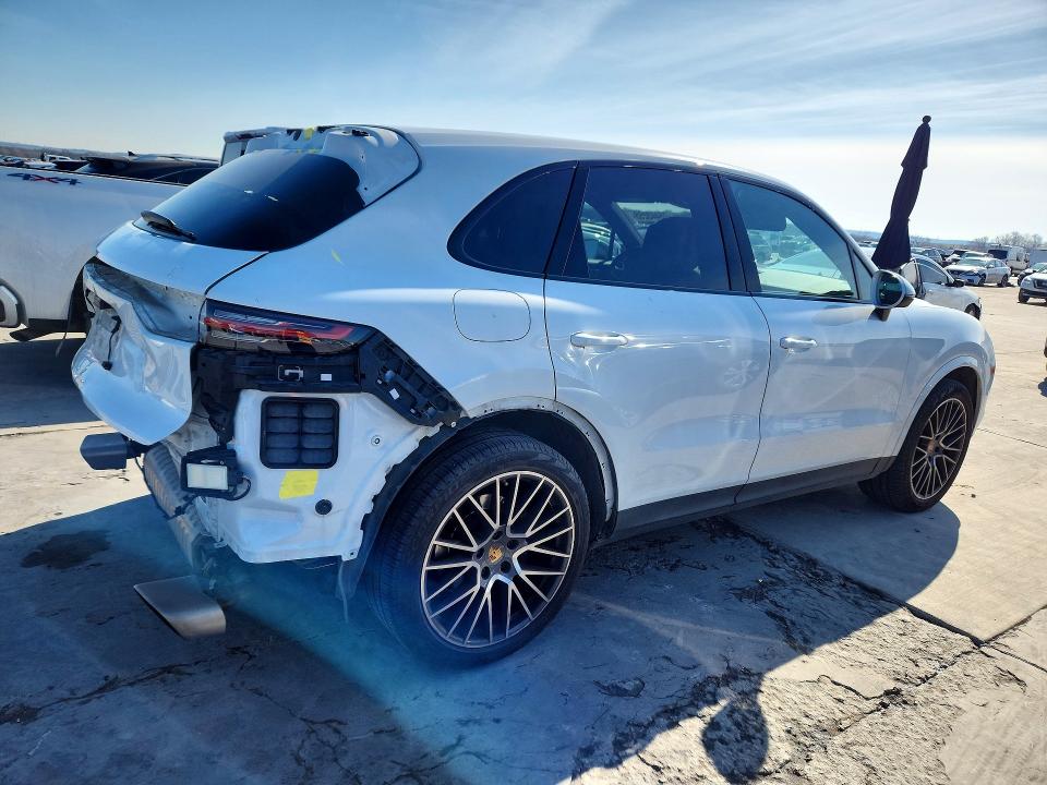 Photo 3 from auction – 2021 PORSCHE CAYENNE with VIN WP1AA2AY7MDA10233