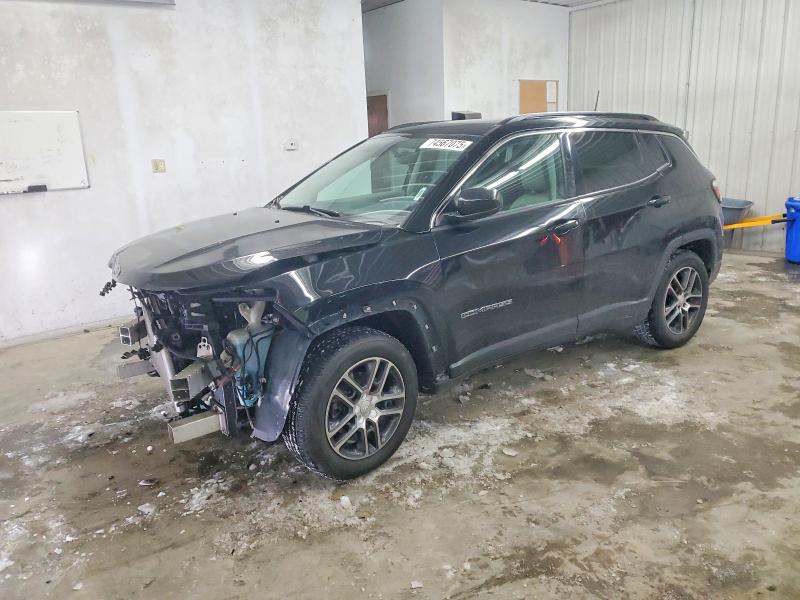 JEEP COMPASS LA 2019 with VIN 3C4NJCBB9KT843770 - Photo from auction