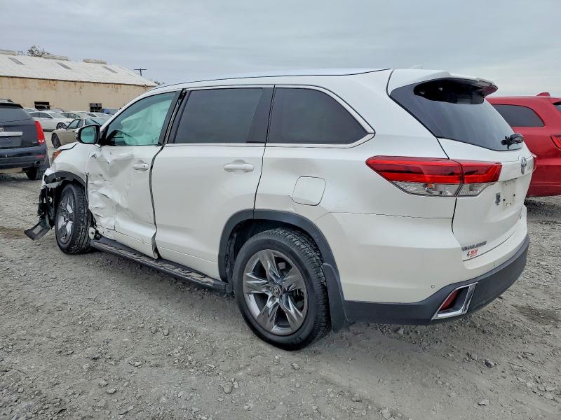 Photo 2 from auction – 2017 TOYOTA HIGHLANDER with VIN 5TDYZRFH6HS223274