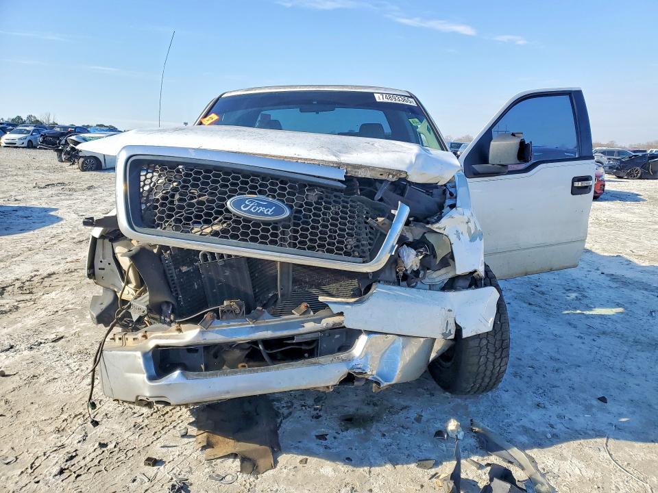 Photo 5 from auction – 2005 FORD F150 with VIN 1FTRX12WX5NA78970