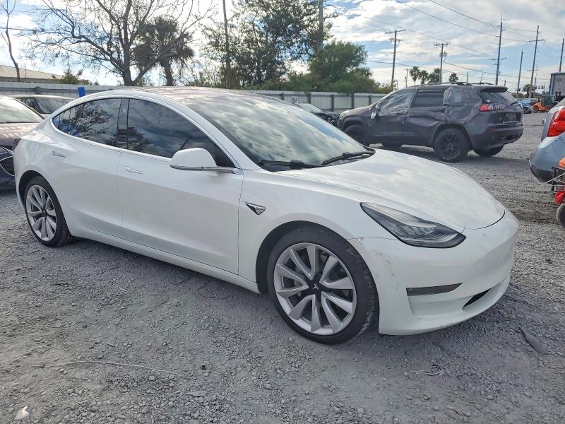 Photo 4 from auction – 2018 TESLA MODEL 3 with VIN 5YJ3E1EB7JF147997