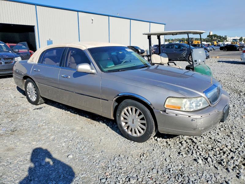 Photo 4 from auction – 2003 LINCOLN TOWN CAR E with VIN 1LNHM81W83Y687299
