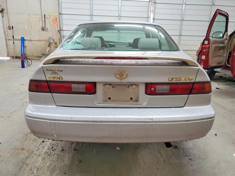 Photo 6 from auction – 1998 TOYOTA CAMRY CE with VIN 4T1BG22K3WU301969