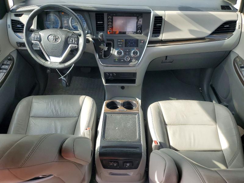 Photo 8 from auction – 2018 TOYOTA SIENNA XLE with VIN 5TDYZ3DC7JS901976