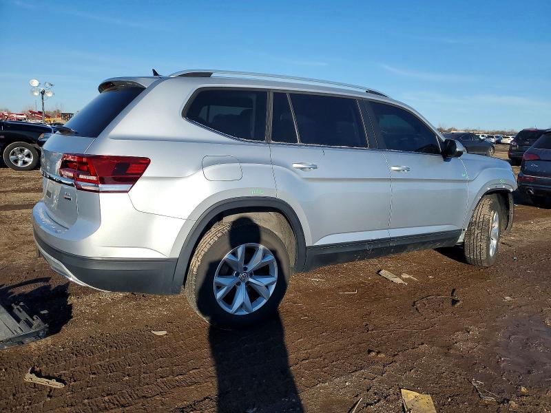 Photo 3 from auction – 2019 VOLKSWAGEN ATLAS SE with VIN 1V2LR2CA1KC562783