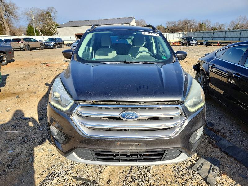 Photo 5 from auction – 2017 FORD ESCAPE SE with VIN 1FMCU9GD8HUB90175