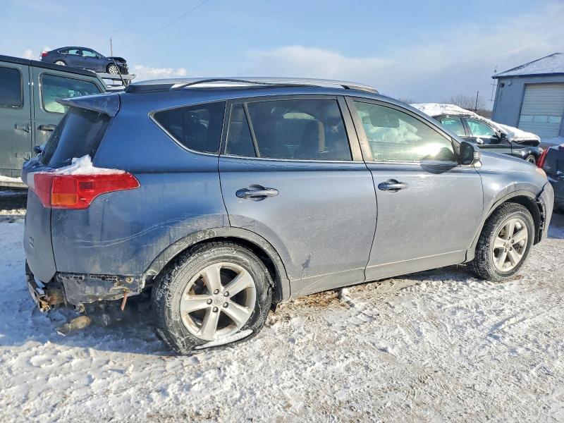 Photo 3 from auction – 2014 TOYOTA RAV4 XLE with VIN JTMRFREV4ED084449