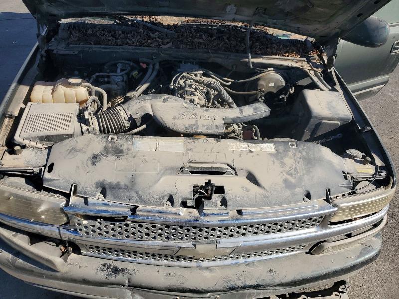 Photo 12 from auction – 2001 CHEVROLET SUBURBAN K with VIN 1GNFK16T91J223989