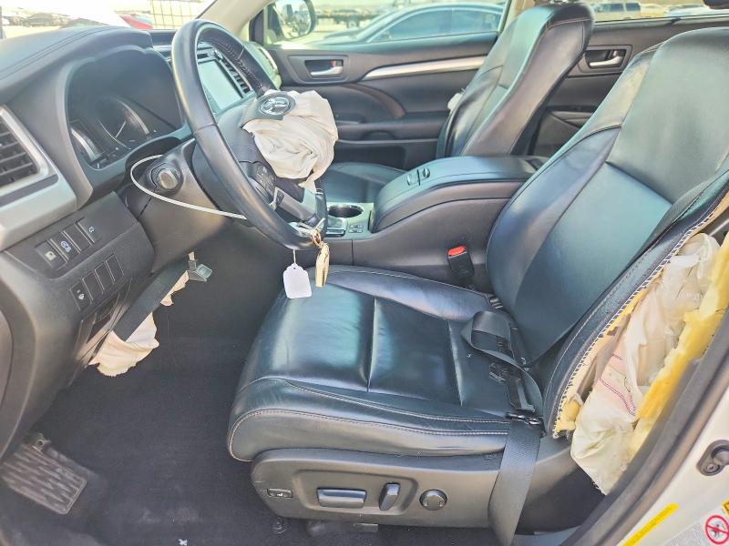 Photo 7 from auction – 2017 TOYOTA HIGHLANDER with VIN 5TDKZRFH9HS508704