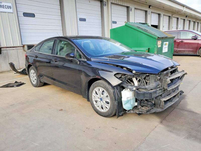 Photo 4 from auction – 2019 FORD FUSION S with VIN 3FA6P0G70KR130281