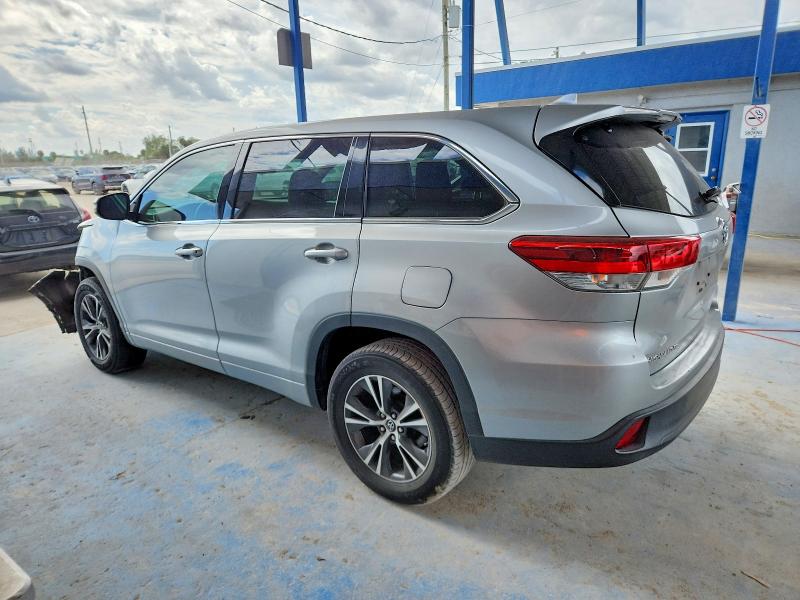 Photo 2 from auction – 2018 TOYOTA HIGHLANDER with VIN 5TDZZRFH4JS258860