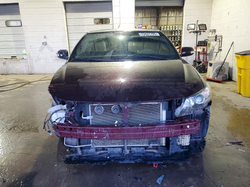 Zdjęcie 5 z aukcji – 2011 TOYOTA SCION TC z VIN JTKJF5C75B3000272