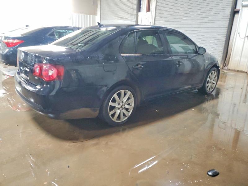 Photo 3 from auction – 2010 VOLKSWAGEN JETTA WOLF with VIN 3VWRJ7AJ9AM044031