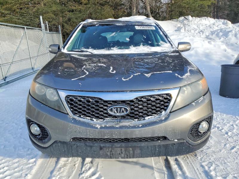 Photo 5 from auction – 2011 KIA SORENTO BA with VIN 5XYKT3A19BG023167