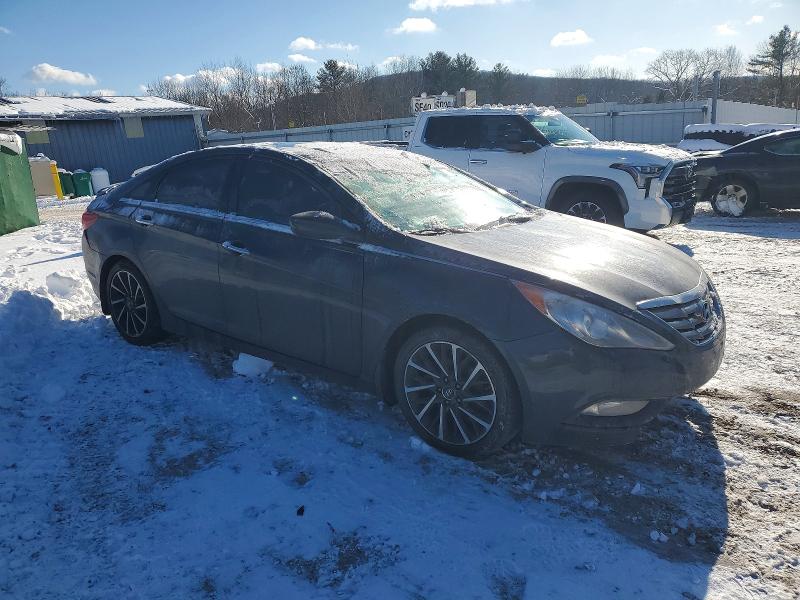 Photo 4 from auction – 2011 HYUNDAI SONATA with VIN 5NPEC4AB4BH218081