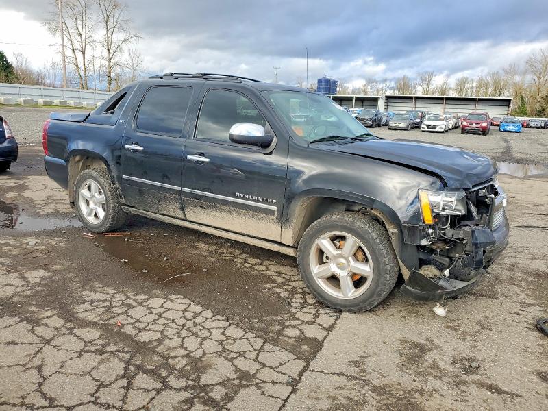 Photo 4 from auction – 2011 CHEVROLET AVALANCHE with VIN 3GNTKGE38BG320451