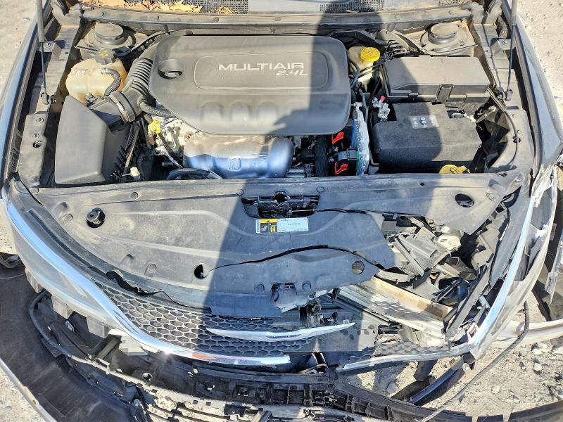 Photo 11 from auction – 2016 CHRYSLER 200 LIMITE with VIN 1C3CCCABXGN104003