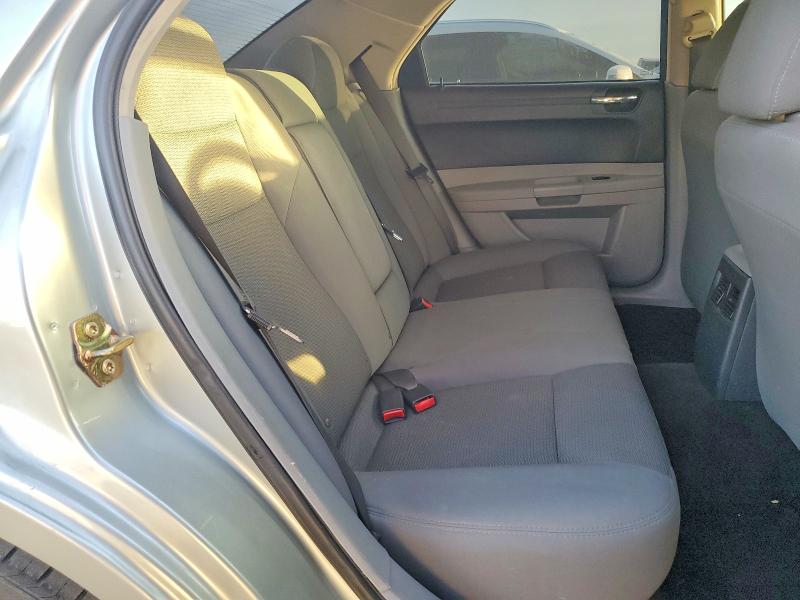 Photo 10 from auction – 2006 CHRYSLER 300 with VIN 2C3KA43R06H376200