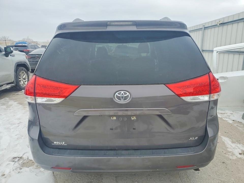 Photo 6 from auction – 2012 TOYOTA SIENNA with VIN 5TDYK3DC1CS276305