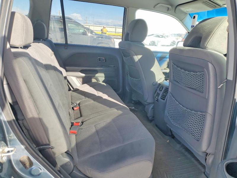 Photo 11 from auction – 2006 HONDA PILOT EX with VIN 2HKYF18426H530996