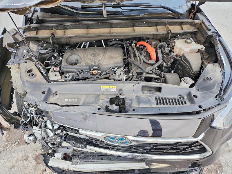 Photo 11 from auction – 2021 TOYOTA HIGHLANDER with VIN 5TDEBRCH2MS020162