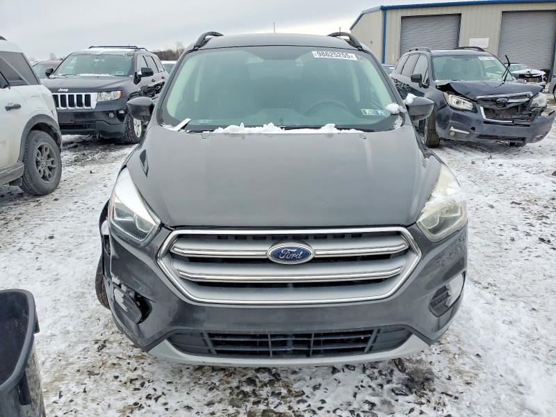 Photo 5 from auction – 2017 FORD ESCAPE SE with VIN 1FMCU9GDXHUE20279