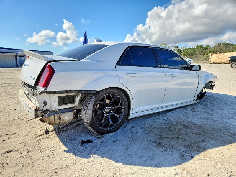 Photo 3 from auction – 2020 CHRYSLER 300 with VIN 2C3CCABT6LH180641