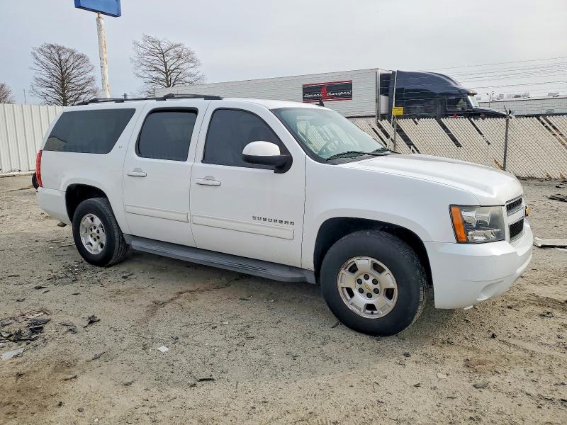 Photo 4 from auction – 2013 CHEVROLET SUBURBAN C with VIN 1GNSCJE08DR235186