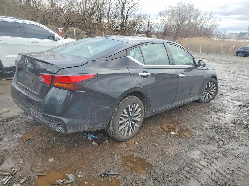Photo 3 from auction – 2023 NISS ALTIMA with VIN 1N4BL4DV7PN310890