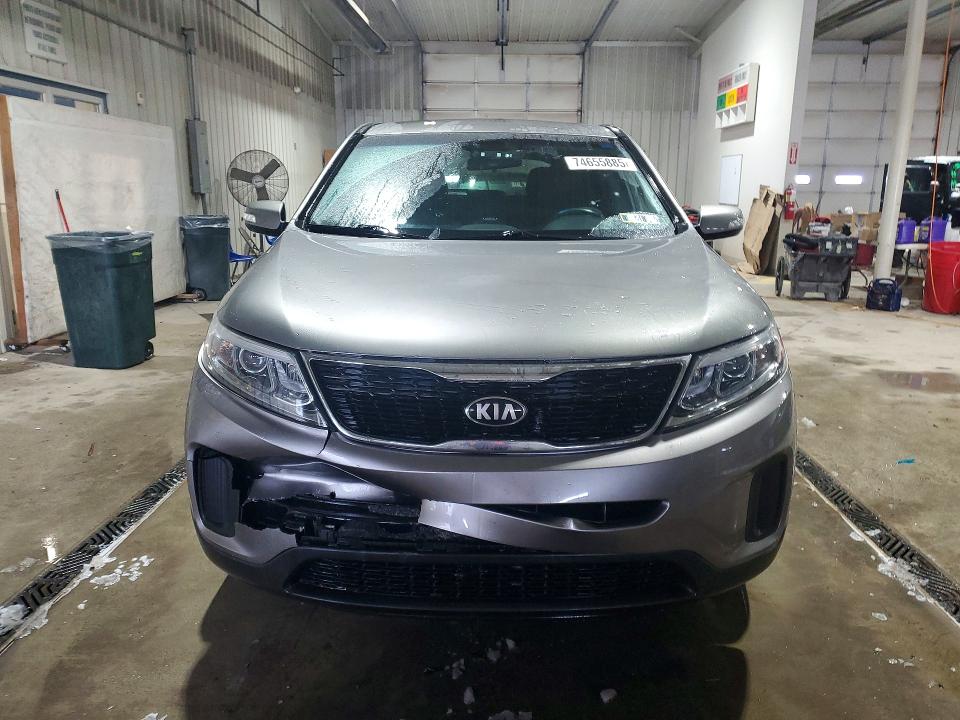 Photo 5 from auction – 2014 KIA SORENTO with VIN 5XYKTCA64EG503794