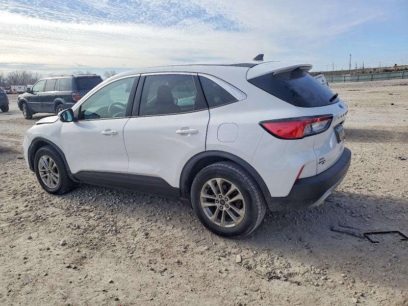Photo 2 from auction – 2020 FORD ESCAPE SE with VIN 1FMCU9G67LUB43567