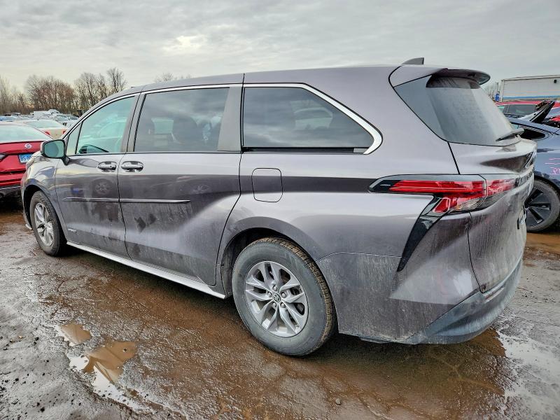 Photo 2 from auction – 2021 TOYOTA SIENNA LE with VIN 5TDKRKEC9MS038116