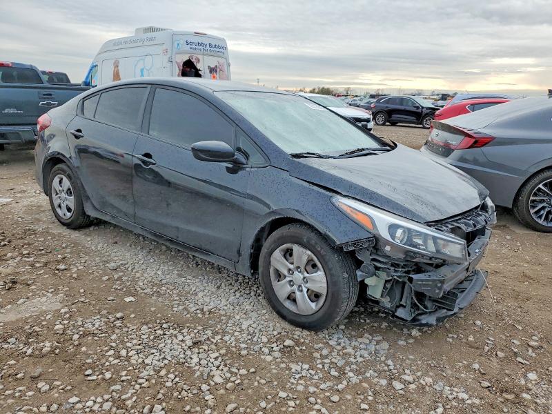 Zdjęcie 4 z aukcji – 2018 KIA FORTE z VIN 3KPFK4A76JE270463