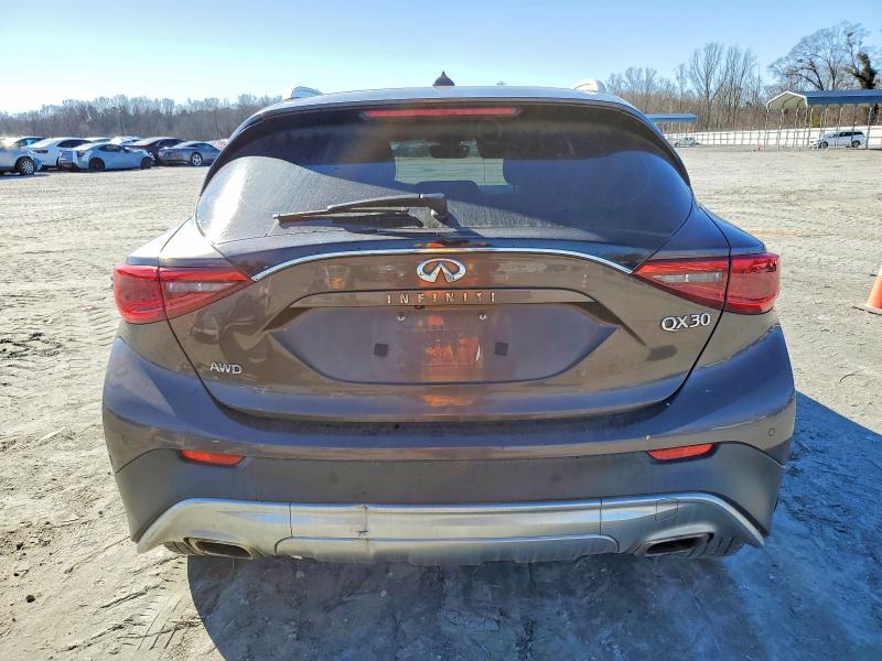 Photo 6 from auction – 2017 INFINITI QX30 BASE with VIN SJKCH5CR2HA030133