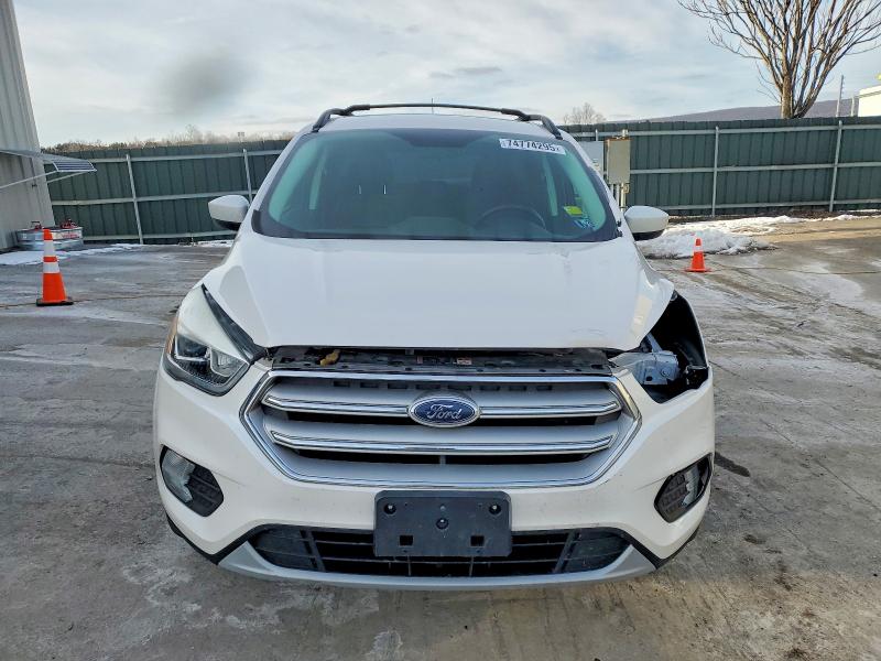 Photo 5 from auction – 2018 FORD ESCAPE with VIN 1FMCU9HD6JUB52898